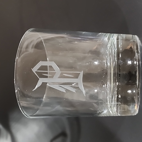 4 Etched "P" Monogram Rocks, Whiskey, Lowball, Old Fashioned Glasses - Picture 3 of 4